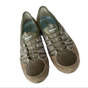 Sketchers, Women’s, Size9.5, Gray, Suede, Slip Ons, elastic Laces